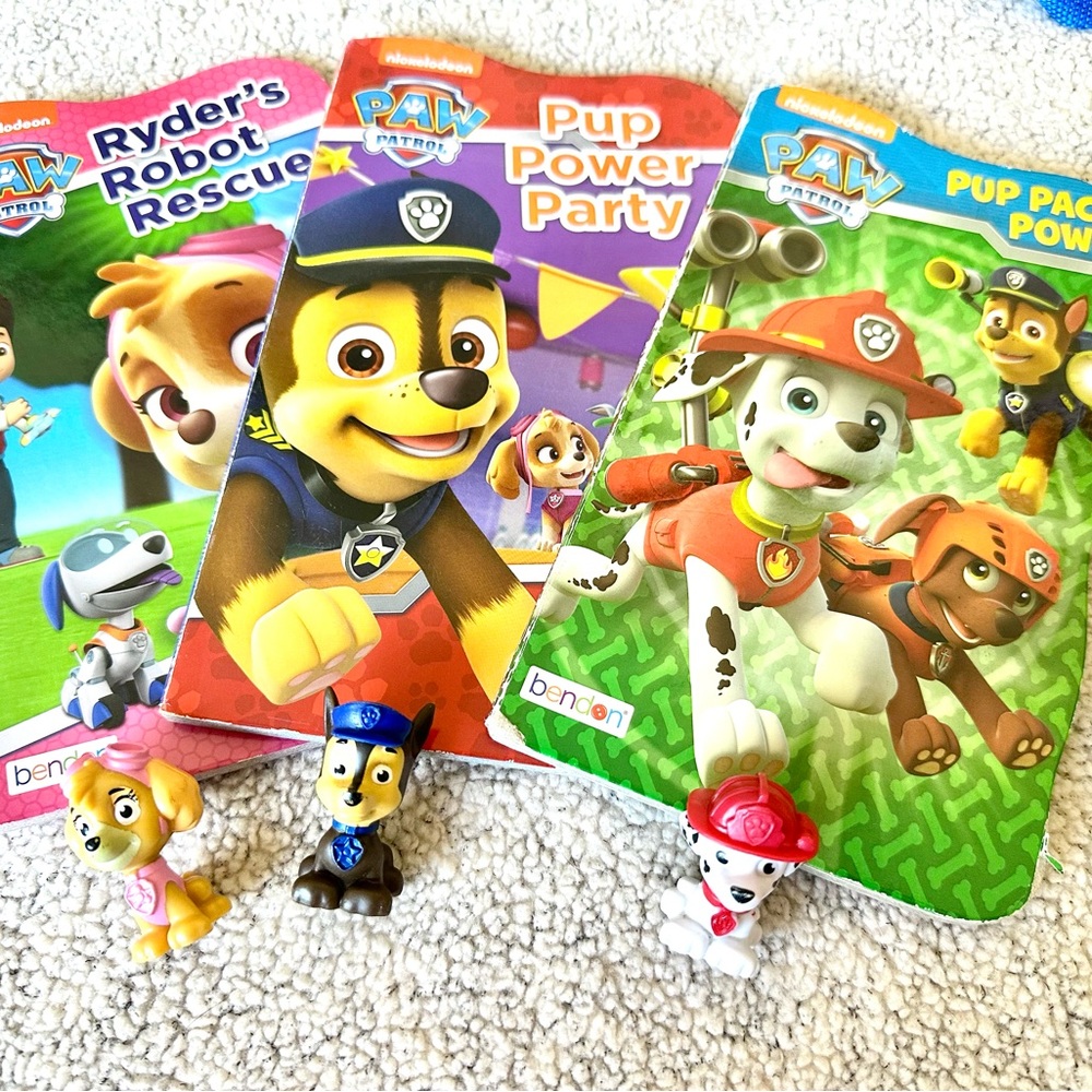 Paw Patrol Adventure Book Set with Figures